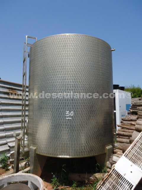 30/21162 - TANQUE CILÍINDRICO VERTICAL EM AÇO INOX, CAPAC. 8 M³.