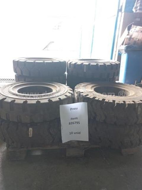 43/23044 - 10 PNEUS MACIÇOS P/EMPILHADEIRA M/FRONT RUBBER 700X12.