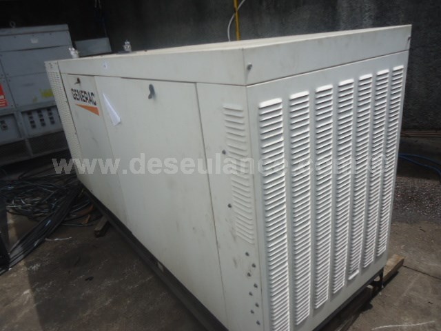 84/25028 - GRUPO MOTO GERADOR CABINADO M/GENERAC 100 KVA 