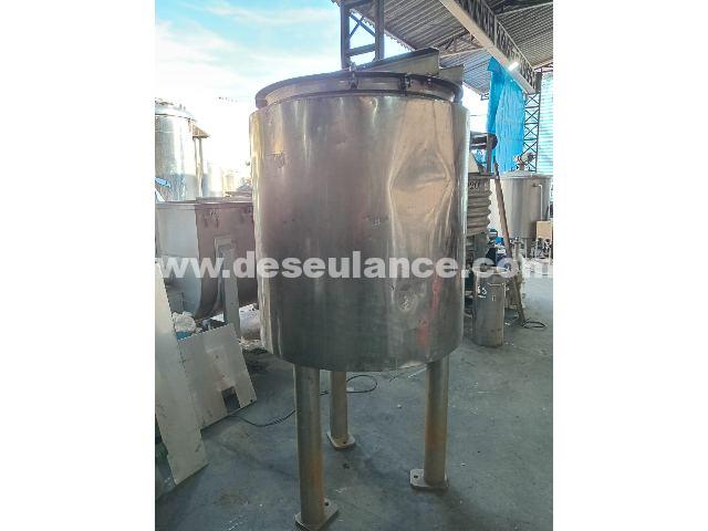57/25102 - TANQUE DE GOMA EM AÇO INOX ENCAMISADO M/TREU, CAPAC. 500 L.