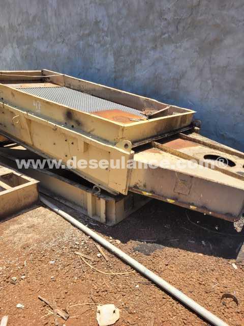 47/25135 - PENEIRA VIBRATÓRIA, MED. 0,70 X 1,45 X 3,20 M.