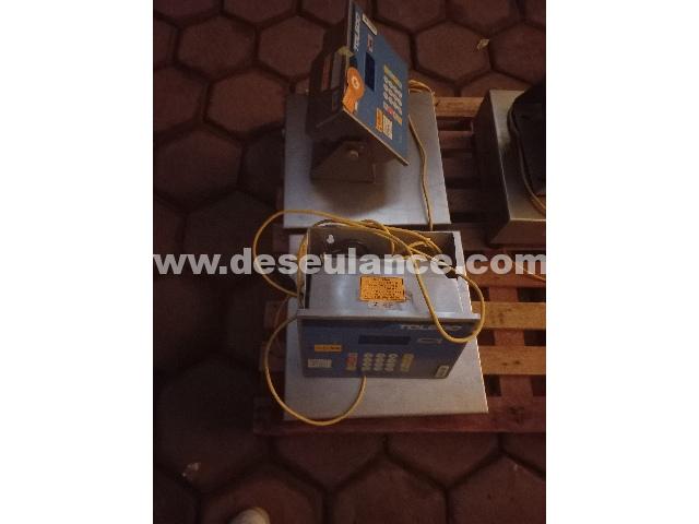 152/25156 - 02 BALANÇAS CONTADORAS 2090 M/TOLEDO.