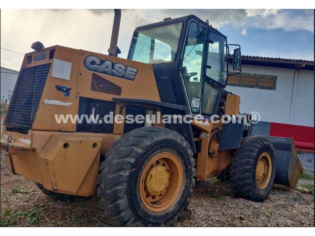03/25166 - PÁ CARREGADEIRA CASE MOD. W20E, ANO 16. OBS.: MOTOR FUNDIDO.