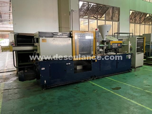 33/25167 - INJETORA P/PLÁSTICOS M/ORIENTE MOD. IHP 140/250, CAPAC. 140T