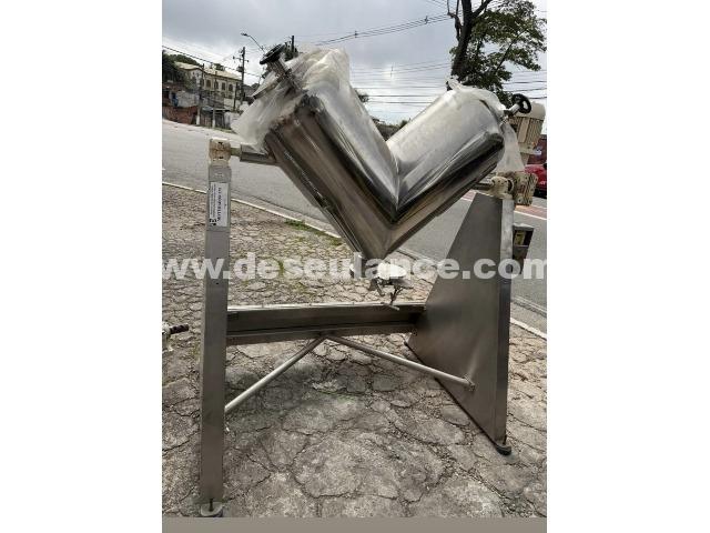 13/26006 - MISTURADOR EM V, INOX, 200 L.