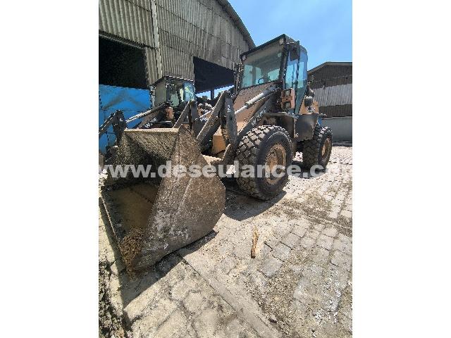 02/26014 - PÁ CARREGADEIRA M/CASE MOD. W20E ANO 13, CAPAC. 3.250 KG,