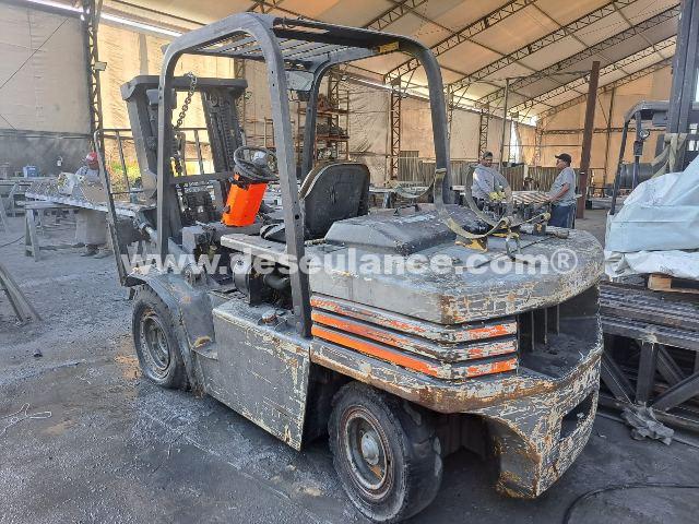 11/26021 - EMPILHADEIRA DAEWOO, CAPAC. 4T, TORRE TRIPLEX, MOTOR VOTEC