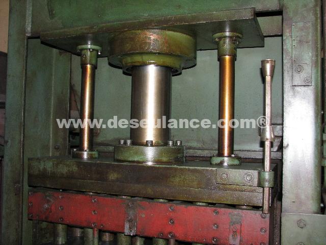 58/26037 - PRENSA HIDRÁULICA M/MECATRO TIPO "H", 100 TONS, C/EXTRATOR