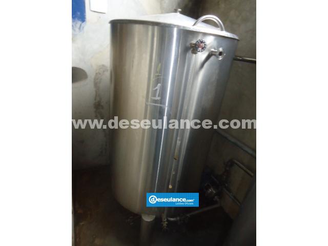 01/26039 - TANQUE CILÍNDRICO VERTICAL EM AÇO INOX, CAPAC. 500 L.