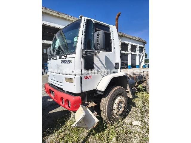 06/26053 - CAMINHÃO FORD CARGO TRAÇADO MOD. 2628-E, 6X4, ANO 11