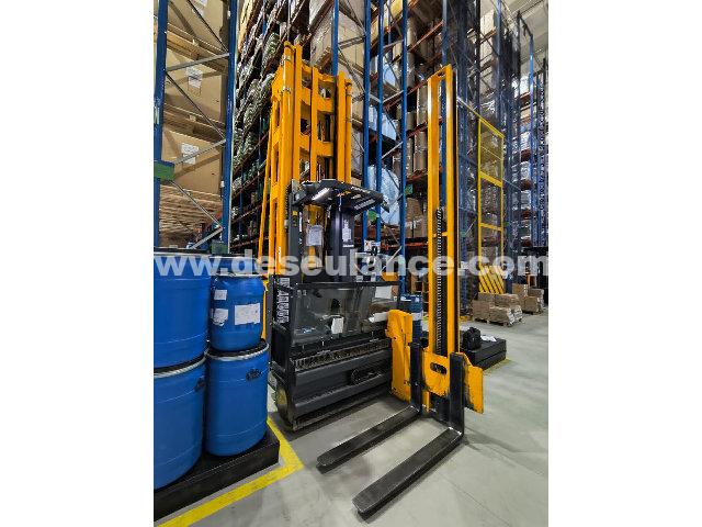 16/26086 - EMPILHADEIRA TRILATERAL ELÉTRICA M/JUNGHEINRICH, 1.500 KG